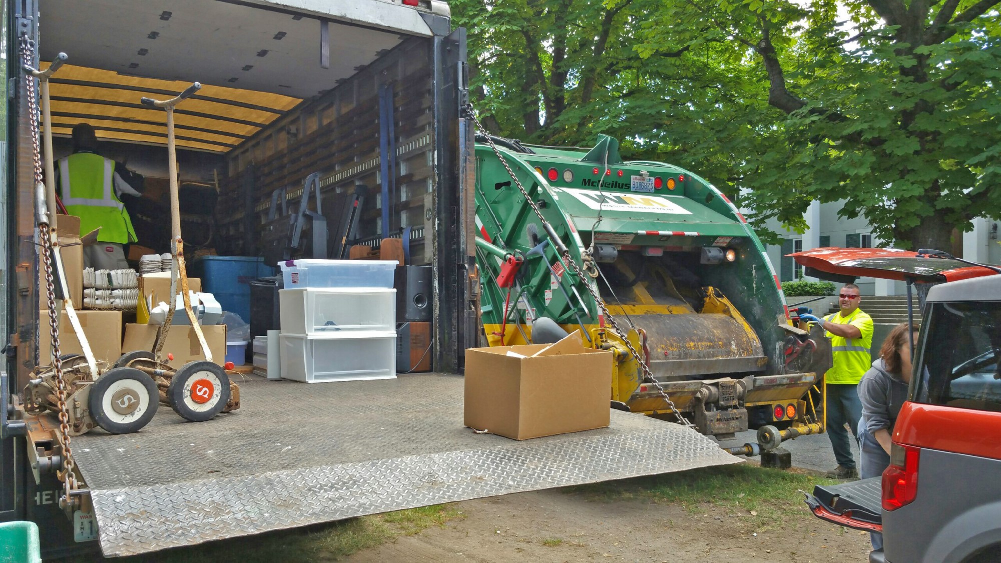 recycling-donation-truck