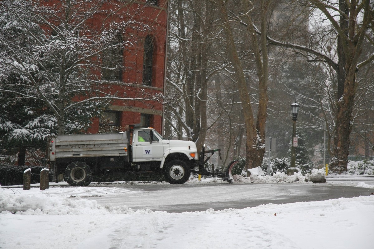 Snow plow clearing the Memorial Lane cul-de-sac