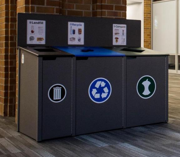 Garbage, recycling and compost bins in Odegaard