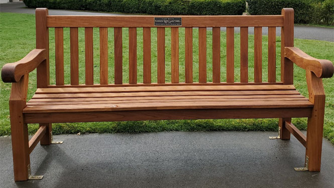 a memorial resting bench
