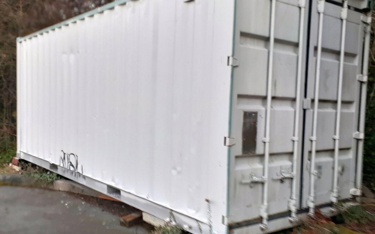 Photo of 20' shipping container